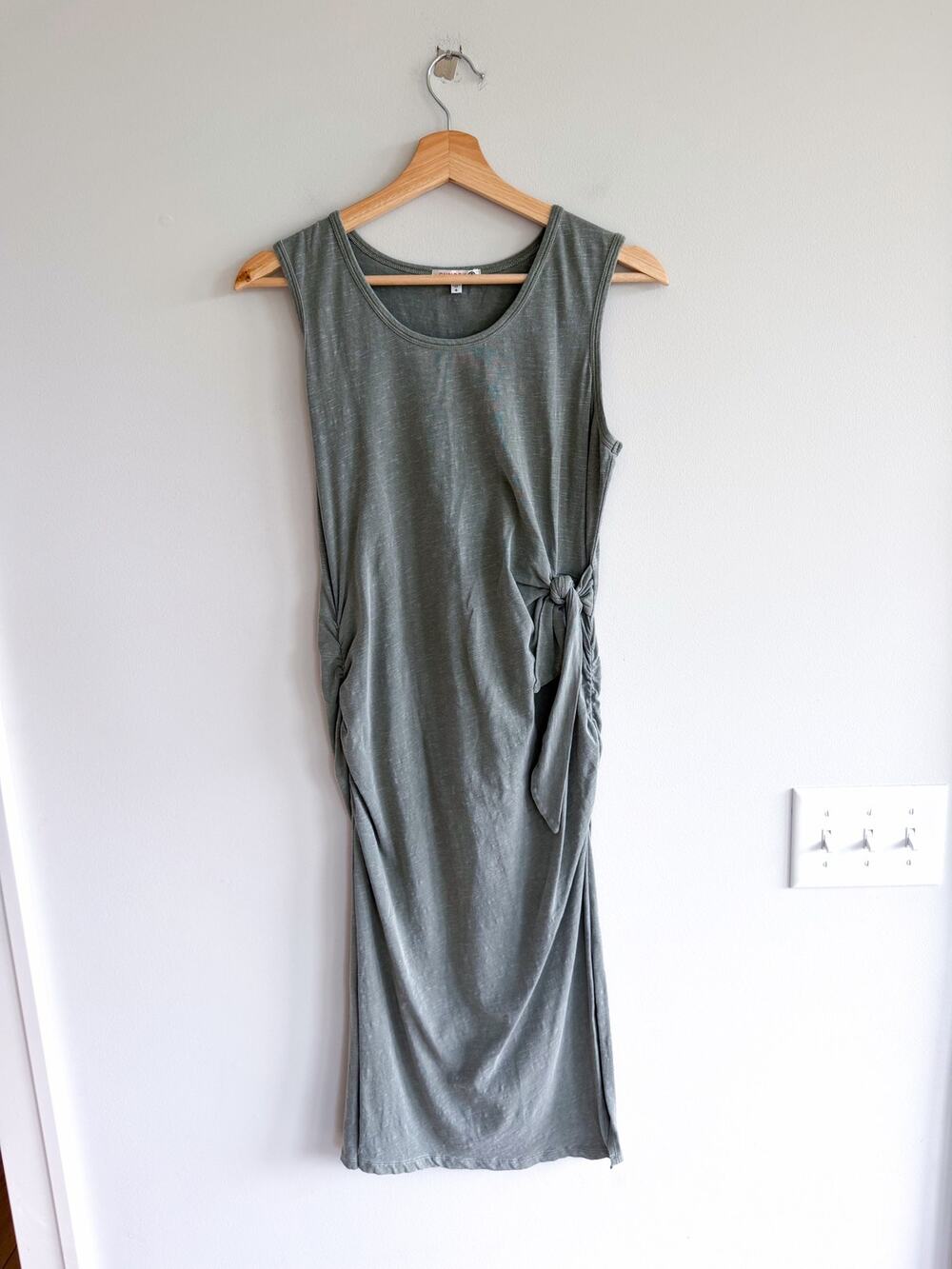 Sundry Tie-Front Ruched Sides Sleeveless Scoop Neck Mini Dress Green 0